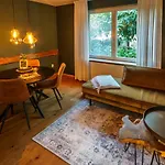 לינה וארוחת בוקר De Boskamp 3*